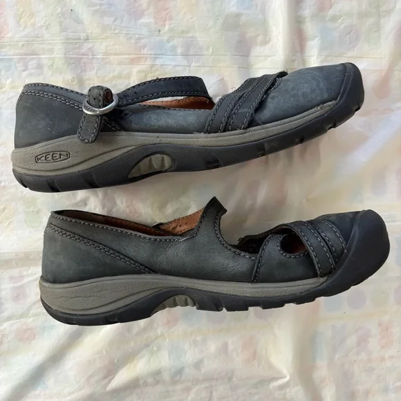 Keen Presidio Cross Strap leather slip on Sandals navy blue. SZ 9 Worn 2X - Picture 4 of 11